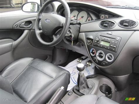 2003 focus power distribution box|2003 ford focus interior lights.